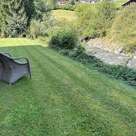 Riverside Mountain Retreat *