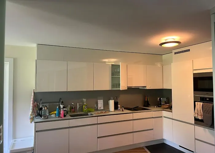 Riverside Mountain Retreat