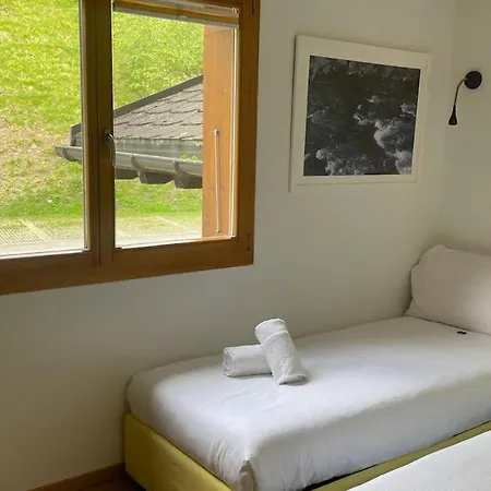 Riverside Mountain Retreat Appartement