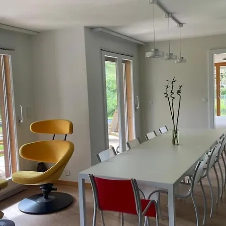 Riverside Mountain Retreat *