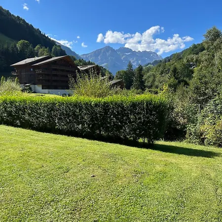 Riverside Mountain Retreat Appartement *